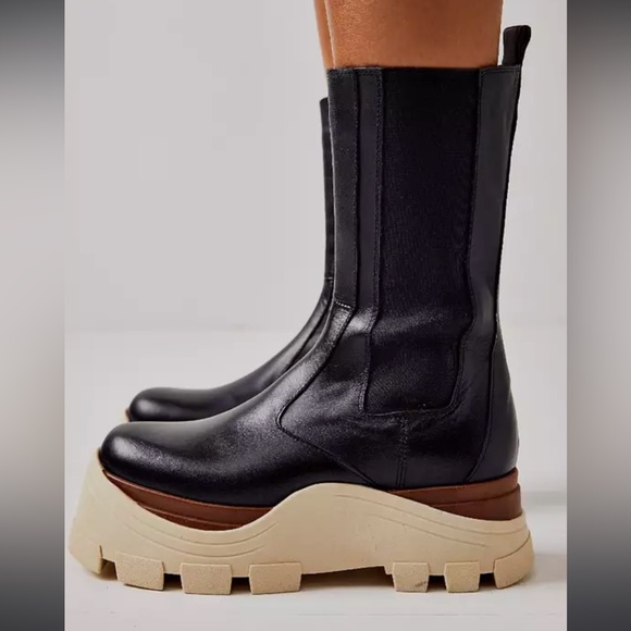 Free People Phoenix Chelsea Boots black size 39/8.5 - Picture 2 of 16